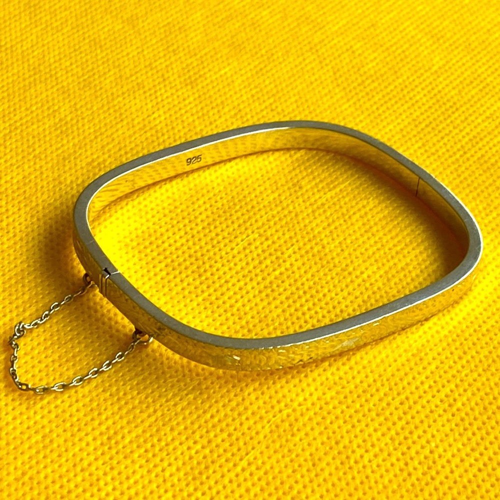 Sterling silver chased square hinged bracelet 925